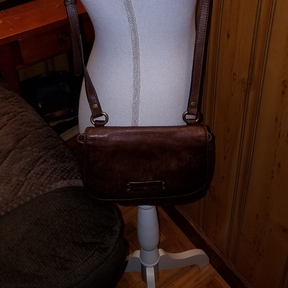 FRYE SMALL LEATHER CHOCOLATE CROSSBODY